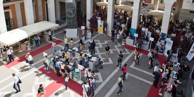 L’Ateneo di Padova apre le sue porte ad aziende e organizzazioni per agevolare il contatto diretto con i propri studenti e laureati e valorizzare le potenzialità che nascono e crescono nell’ambito accademico.
